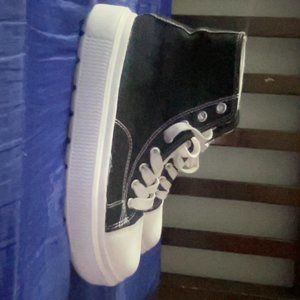 Cute knock-off platform converse